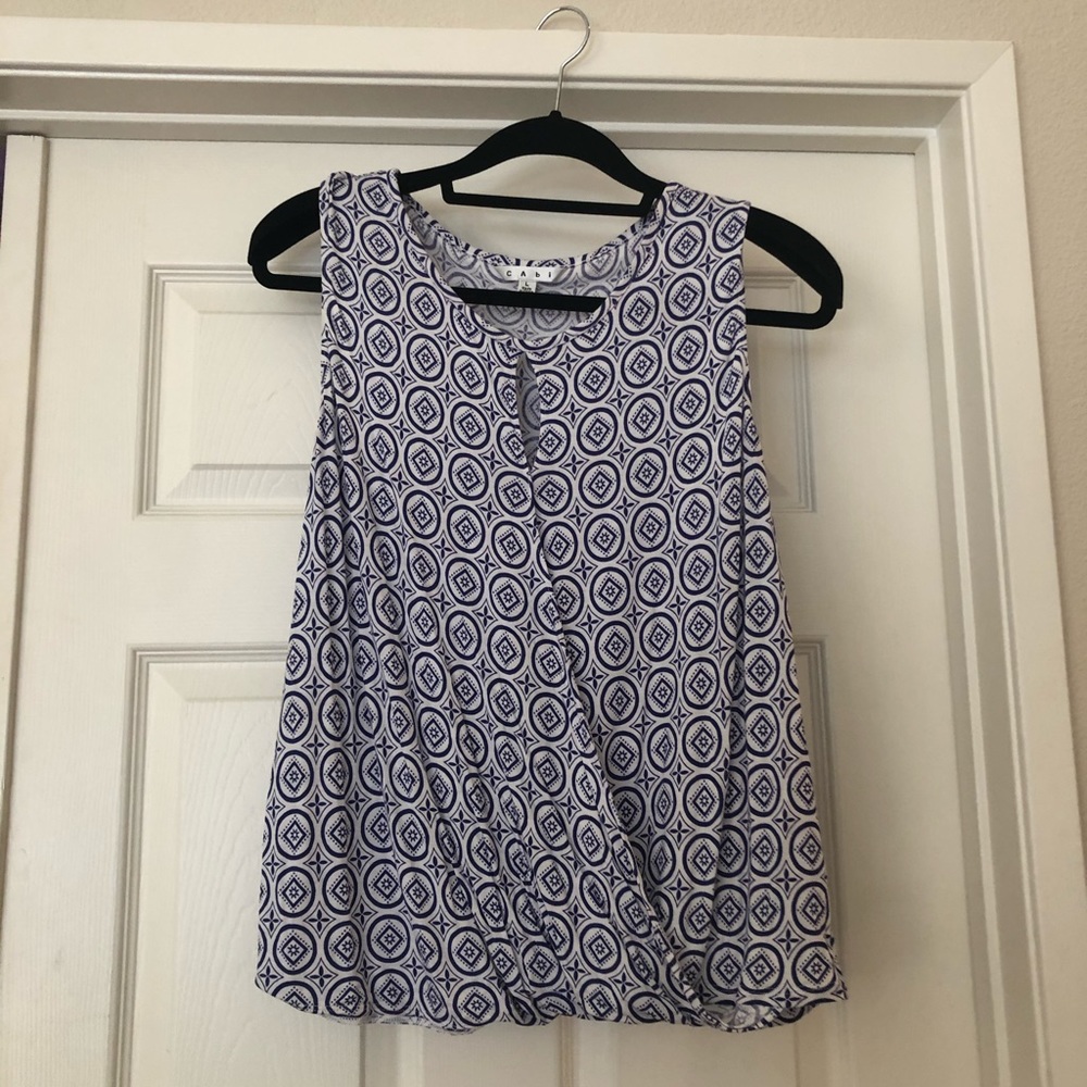 CAbi medallion crossover top